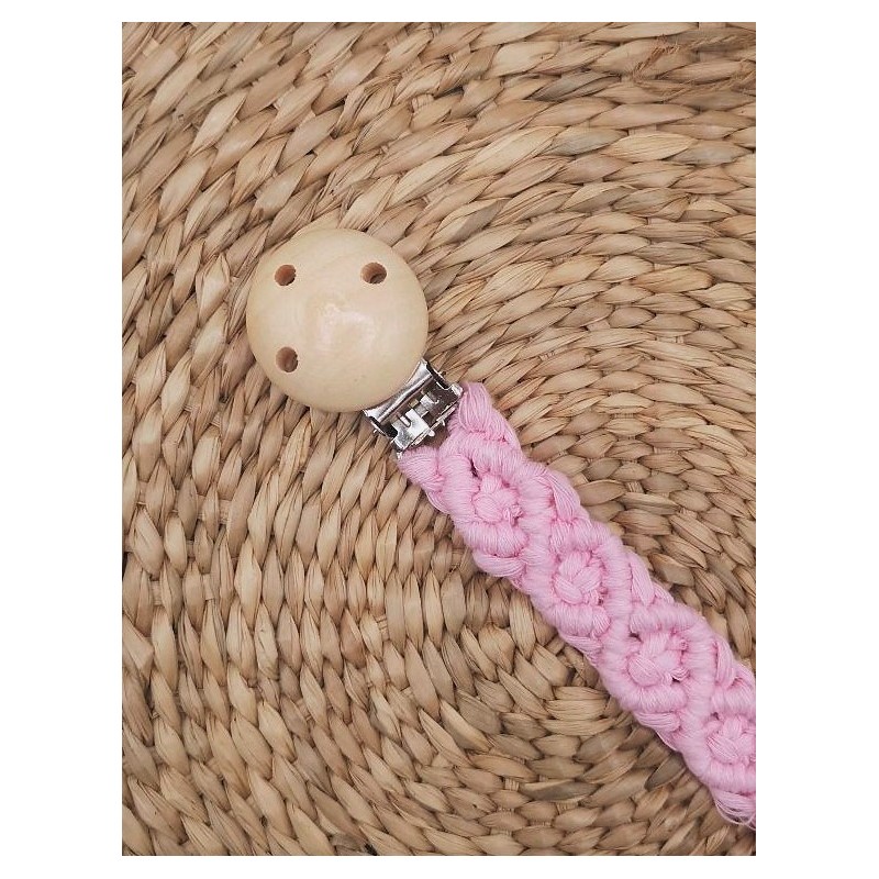 Attache-tétine rose macramé