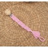 Attache-tétine rose macramé