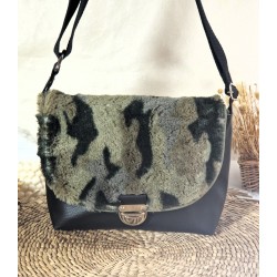 Sac bandoulière LOUISE simili cuir et fausse fourrure camouflage Création artisanale